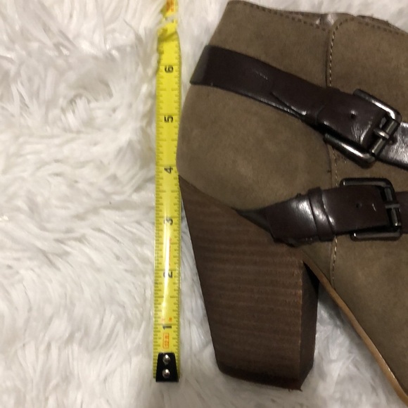 NWOT Women’s Carlos by Carlos Santana Hadley Ankle Boots - Picture 3 of 11